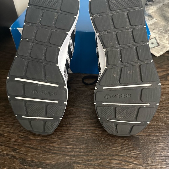 Men’s Adidas athletic shoes. Size 8.5. Worn a couple times, look new - Picture 2 of 3